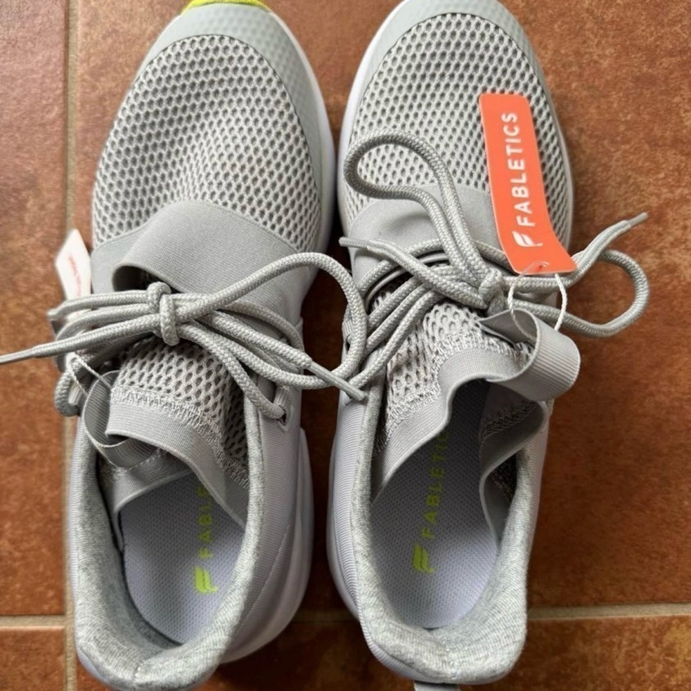 Fabletics Zuma III  Gray Women’s Sneakers 7.5‎ - Picture 2 of 4